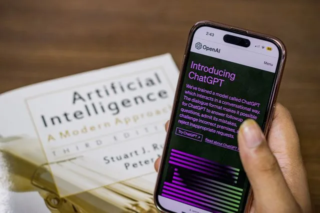 Consulenza AI con esempi pratici per testi, idee e processi