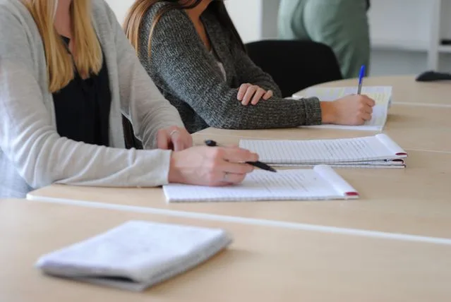 Percorsi pratici di apprendimento digitale per famiglie e piccole imprese