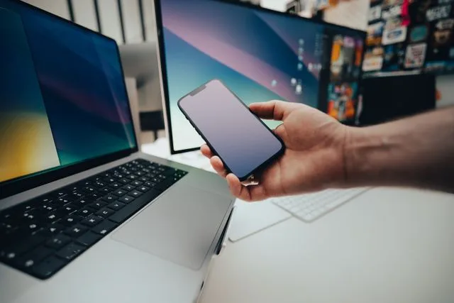 Sviluppo di applicazioni semplici e strumenti digitali su misura per piccole imprese